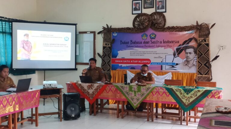 Rapat pembagian tugas awal semester